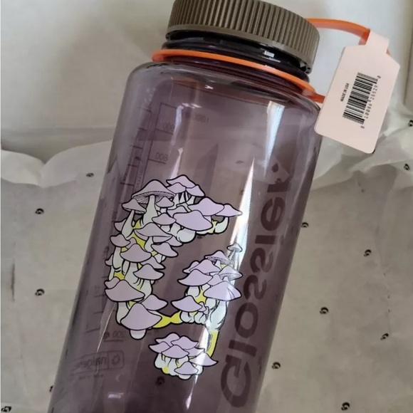 GLOSSIER Seattle 32oz Nalgene Water Bottle Mushroom G - LIMITED EDITION RARE HTF - Picture 5 of 5